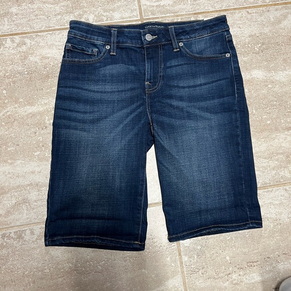 ☘️Lucky Brand Stretch Denim Bermuda Shorts-NWT -☘️SZ 4 - Picture 7 of 15